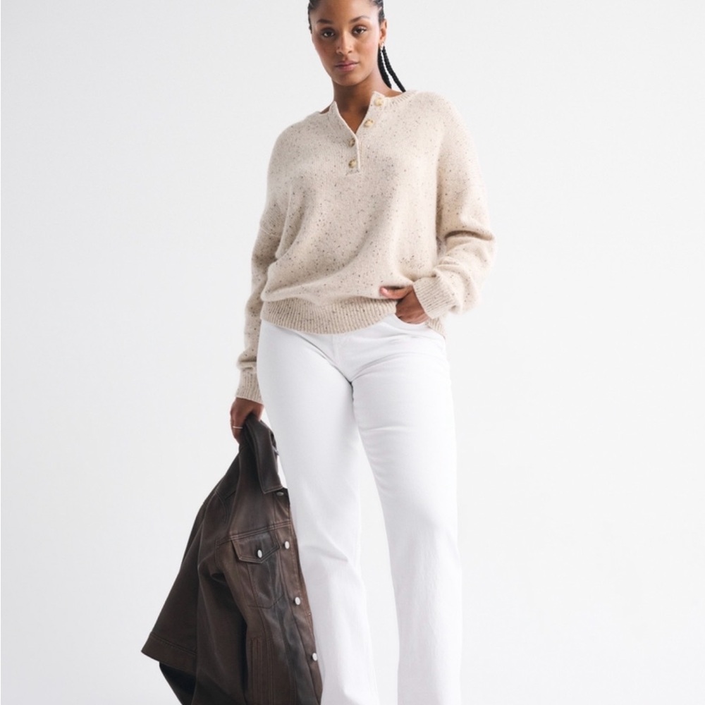 Abercrombie & Fitch Women's Cream Straight Leg Jeans